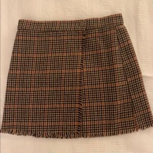 Urban Outfitters pattern mini skirt Size M